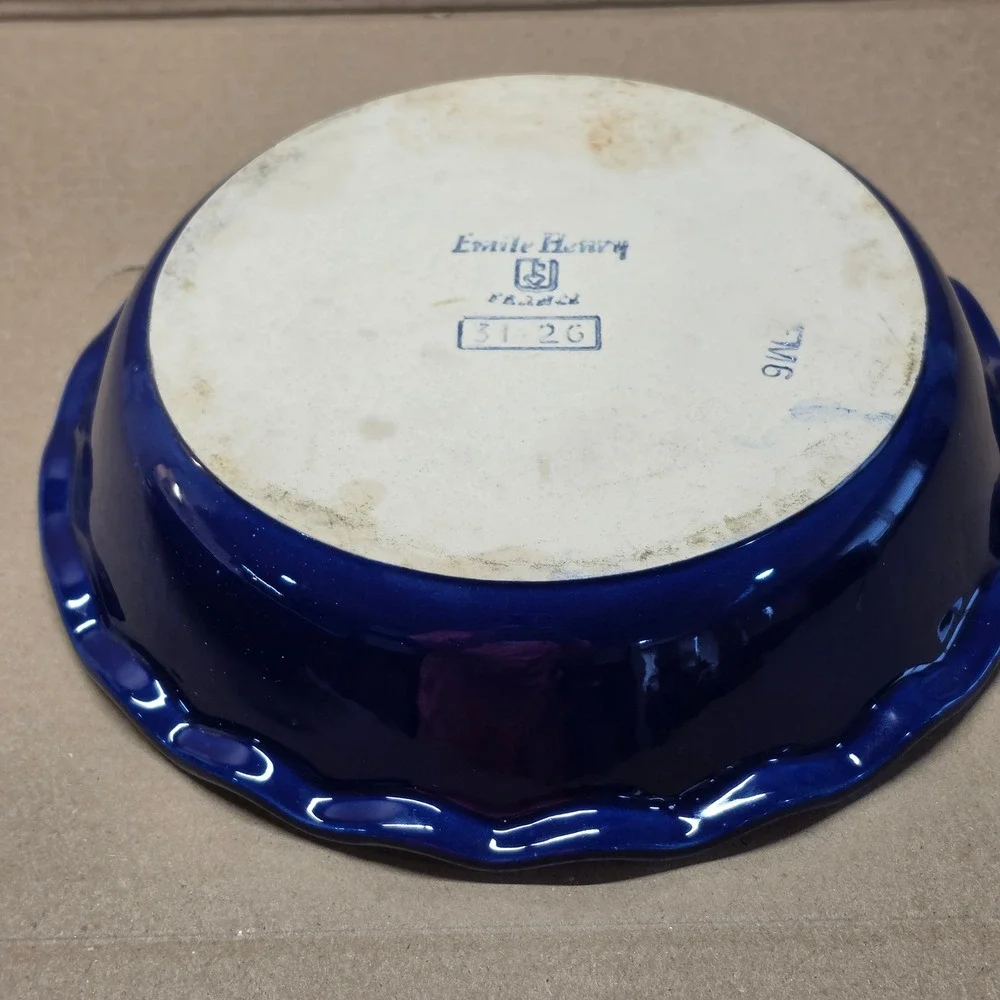 Emile Henry Pie Dish Unisex 9in Blue Good Scalloped Ruffled Ceramic Baker 31-26